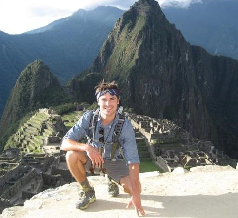 zac-efron-peru
